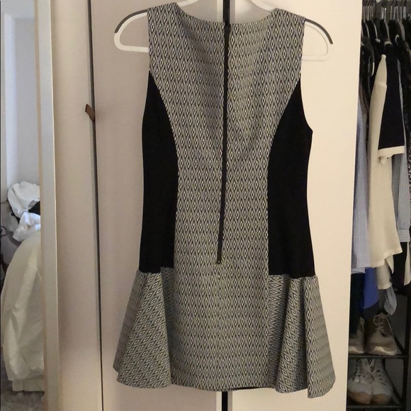 ⬜️ALICE + OLIVIA DRESS ◻️ - Picture 4 of 5